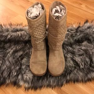 Toms Women’s Serra Oxford Tan Suede Boot